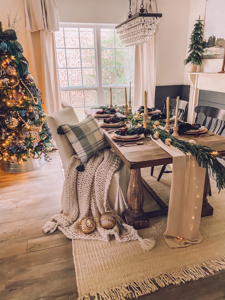 christmas table decoration ideas Niche Utama Home Simple Christmas Table Decor Ideas -